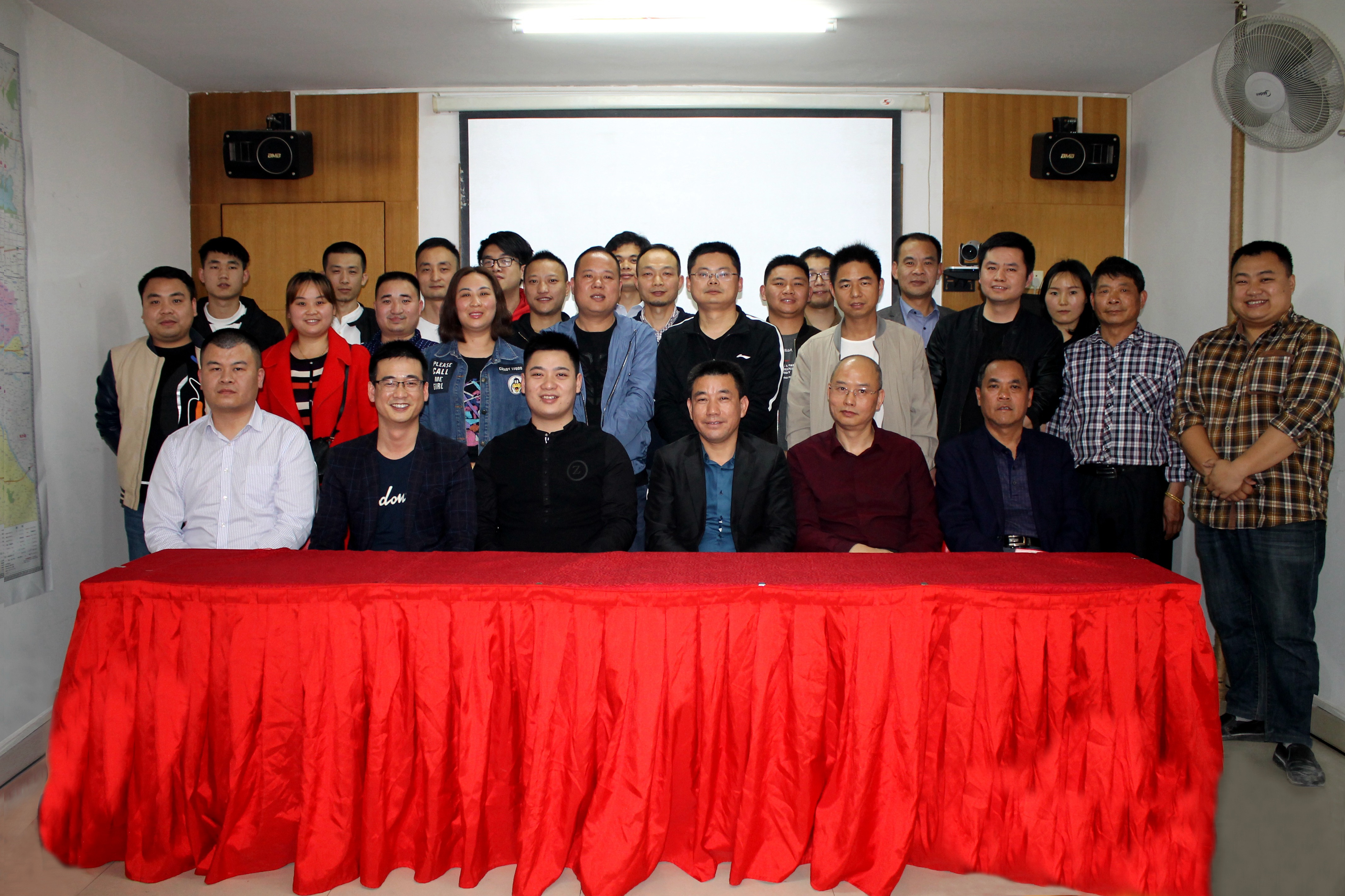 長沙中央空調,湖南中央空調,長沙格力中央空調,長沙麥克維爾中央空調,長沙大金中央空調,長沙中央安裝施工,長沙中央空調公司哪家好？湖南辰遠空調工程有限公司